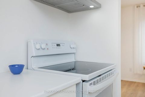 Photo 18 at 12 Selye Crescent, Beaverbrook, Kanata