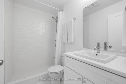 Photo 24 at 12 Selye Crescent, Beaverbrook, Kanata