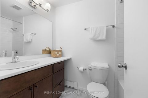 Photo 34 at 12 Selye Crescent, Beaverbrook, Kanata