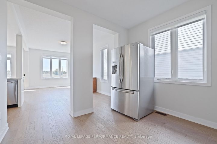 Photo 4 at 116 Main Halyard Lane, Nepean (Half Moon Bay), Ottawa