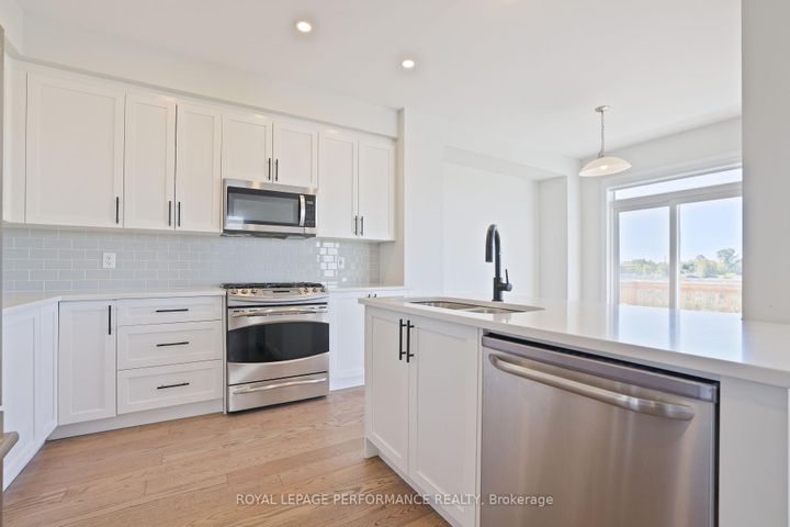Photo 14 at 116 Main Halyard Lane, Nepean (Half Moon Bay), Ottawa