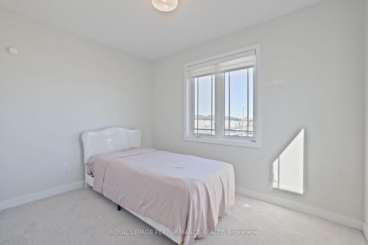 Photo 17 at 116 Main Halyard Lane, Nepean (Half Moon Bay), Ottawa