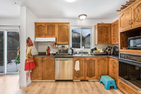 Photo 2 at 677 Mathieu Way, Fallingbrook/Pineridge, Orleans