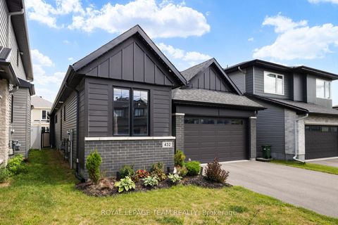 Photo 2 at 432 Gidran Circle, Emerald Meadows/Trailwest, Kanata