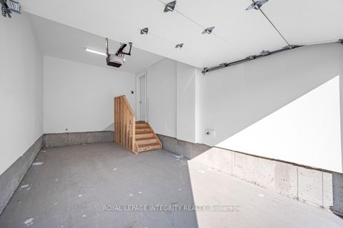 Photo 2 at B - 875 CONTOUR Street, Mer Bleue/Bradley Estates/Anderson Park, Orleans