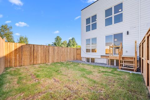 Photo 5 at B - 875 CONTOUR Street, Mer Bleue/Bradley Estates/Anderson Park, Orleans