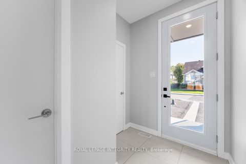 Photo 7 at B - 875 CONTOUR Street, Mer Bleue/Bradley Estates/Anderson Park, Orleans