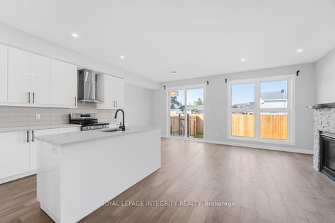 Photo 10 at B - 875 CONTOUR Street, Mer Bleue/Bradley Estates/Anderson Park, Orleans