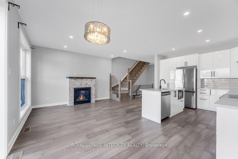 Photo 15 at B - 875 CONTOUR Street, Mer Bleue/Bradley Estates/Anderson Park, Orleans