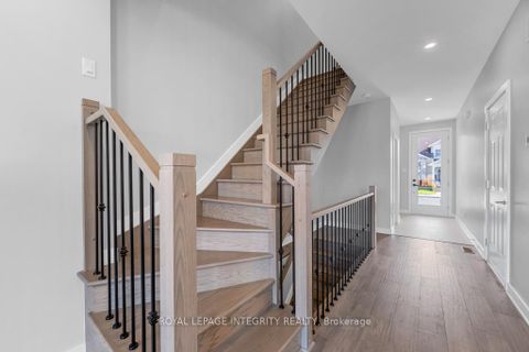 Photo 17 at B - 875 CONTOUR Street, Mer Bleue/Bradley Estates/Anderson Park, Orleans