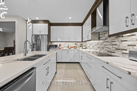 Photo 11 at 348 Abbeydale Circle, Morgan's Grant/South March, Kanata