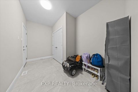 Photo 16 at 348 Abbeydale Circle, Morgan's Grant/South March, Kanata