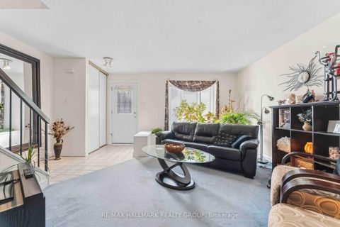Photo 4 at 32 - 941 Cookshire Crescent, Fallingbrook/Ridgemount, Orleans