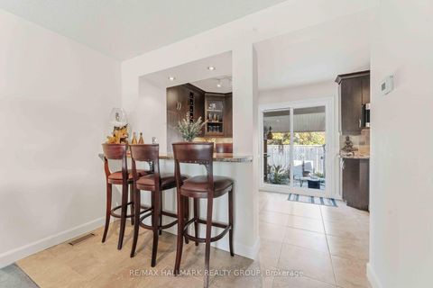 Photo 8 at 32 - 941 Cookshire Crescent, Fallingbrook/Ridgemount, Orleans