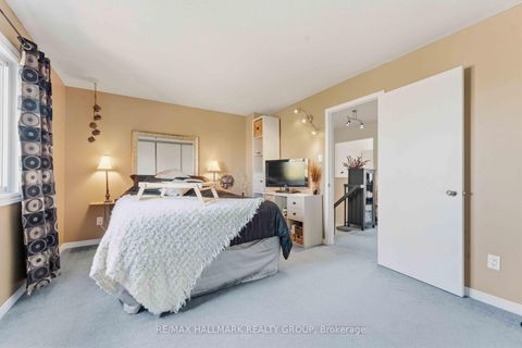 Photo 18 at 32 - 941 Cookshire Crescent, Fallingbrook/Ridgemount, Orleans