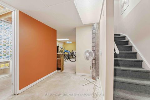 Photo 28 at 32 - 941 Cookshire Crescent, Fallingbrook/Ridgemount, Orleans