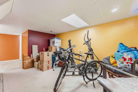 Photo 30 at 32 - 941 Cookshire Crescent, Fallingbrook/Ridgemount, Orleans