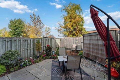 Photo 32 at 32 - 941 Cookshire Crescent, Fallingbrook/Ridgemount, Orleans