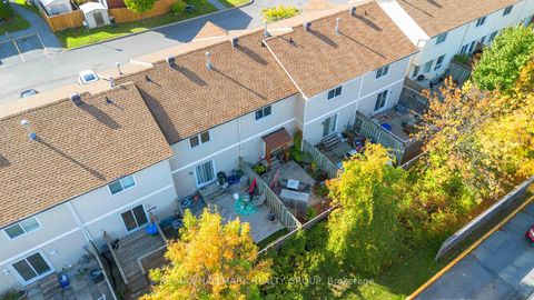 Photo 38 at 32 - 941 Cookshire Crescent, Fallingbrook/Ridgemount, Orleans