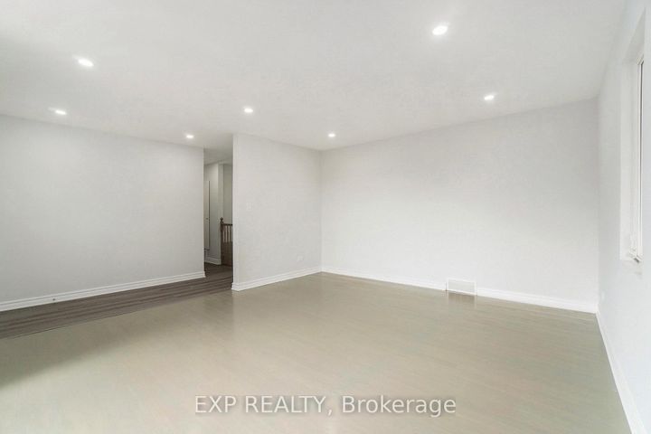 Photo 9 at 3854 Prince Of Wales Drive, Nepean (Stonebridge), Ottawa