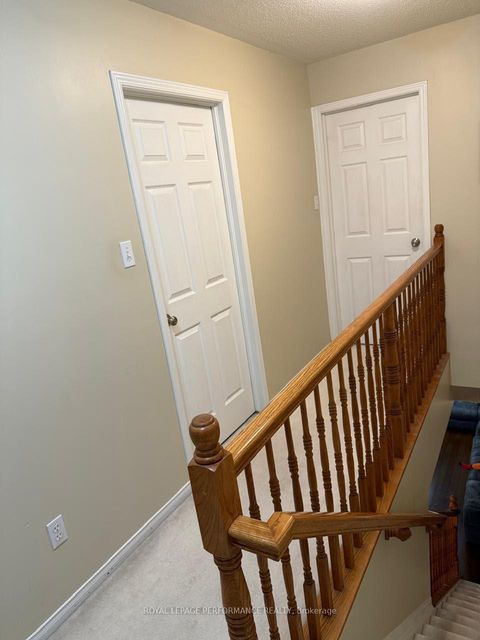 Photo 8 at 390 CROWNRIDGE Drive N, Emerald Meadows/Trailwest, Kanata