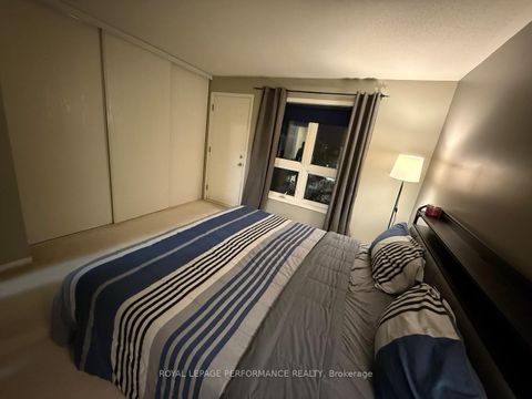 Photo 11 at 390 CROWNRIDGE Drive N, Emerald Meadows/Trailwest, Kanata