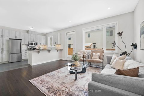 Photo 11 at 30 Chasing Grove, Btwn Franktown Rd. & Fallowfield Rd., Stittsville