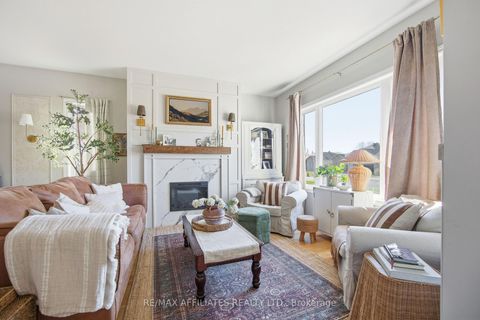 Photo 5 at 19 Senators Gate Drive, Perth