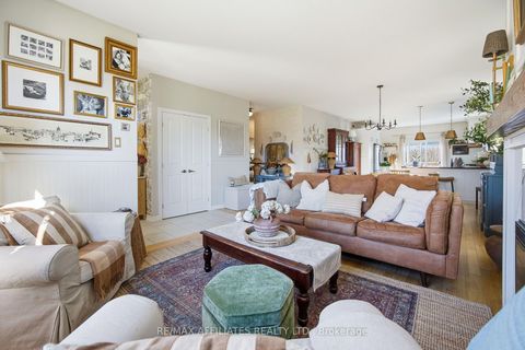 Photo 7 at 19 Senators Gate Drive, Perth