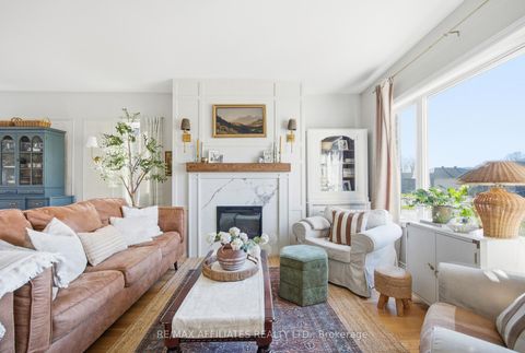 Photo 8 at 19 Senators Gate Drive, Perth