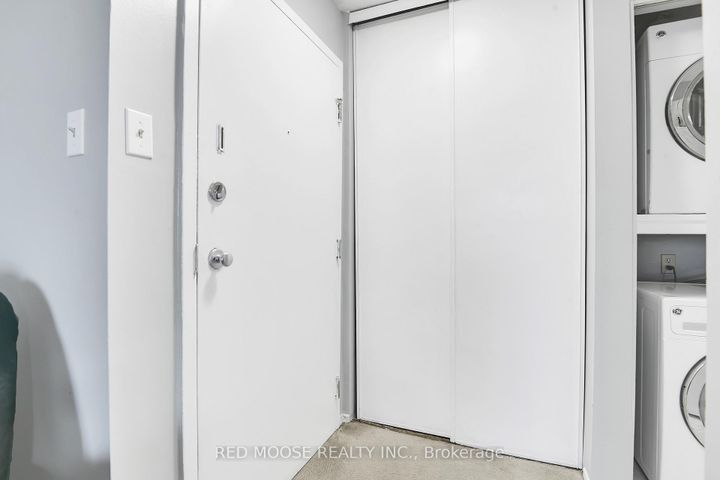 Photo 6 at 415 - 216 Viewmount Drive, Nepean (Borden Farm/Stewart Farm/Carleton Heights/Parkwood Hills), Ottawa