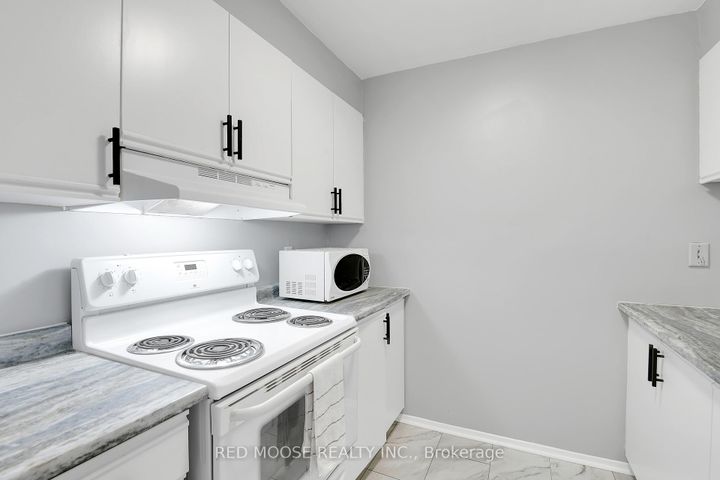 Photo 15 at 415 - 216 Viewmount Drive, Nepean (Borden Farm/Stewart Farm/Carleton Heights/Parkwood Hills), Ottawa