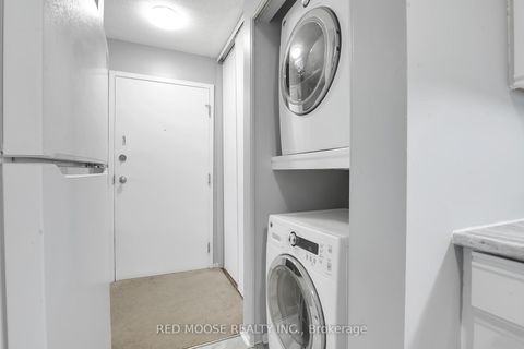 Photo 19 at 415 - 216 Viewmount Drive, Nepean (Borden Farm/Stewart Farm/Carleton Heights/Parkwood Hills), Ottawa