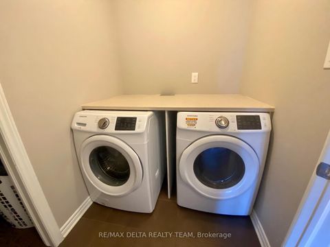 Photo 8 at 66 Escallonia Court, Stittsville (North), Stittsville