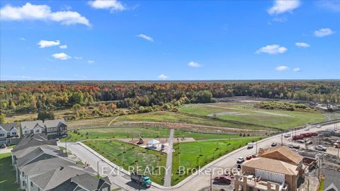 Photo 3 at 1020 Charolais Place, Goulbourn Twp From Franktown Rd/South To Rideau, Stittsville