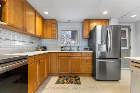 Photo 11 at 191 BELL Street, Arnprior