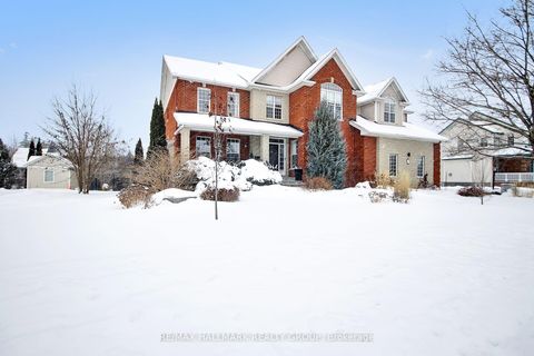Photo 2 at 13 Beechgrove Gardens, Stittsville (South), Stittsville
