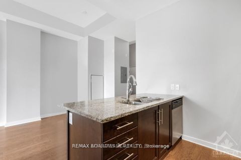 Photo 11 at 109 - 310 Centrum Boulevard, Bilberry Creek/Queenswood Heights, Orleans