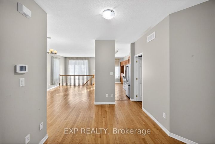 Photo 4 at 215 Cairnsmore Circle, Nepean (Stonebridge), Ottawa