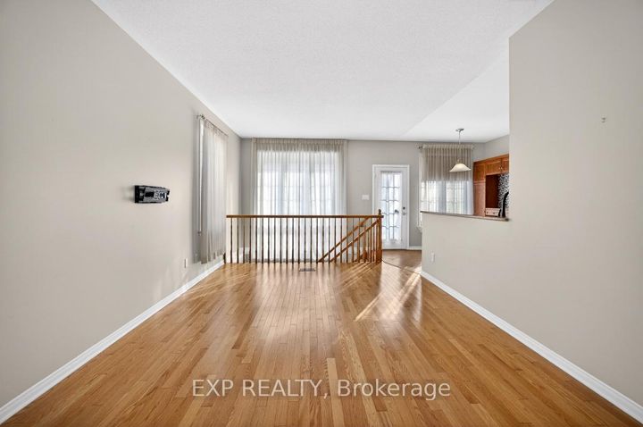 Photo 5 at 215 Cairnsmore Circle, Nepean (Stonebridge), Ottawa