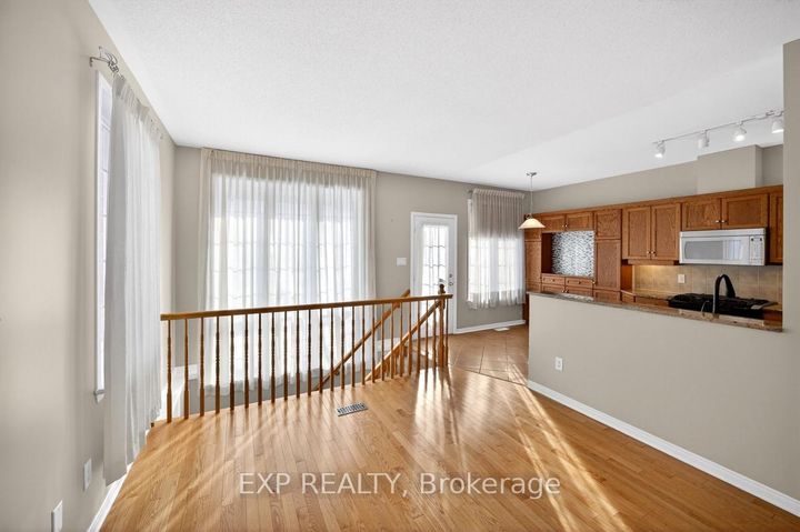 Photo 6 at 215 Cairnsmore Circle, Nepean (Stonebridge), Ottawa
