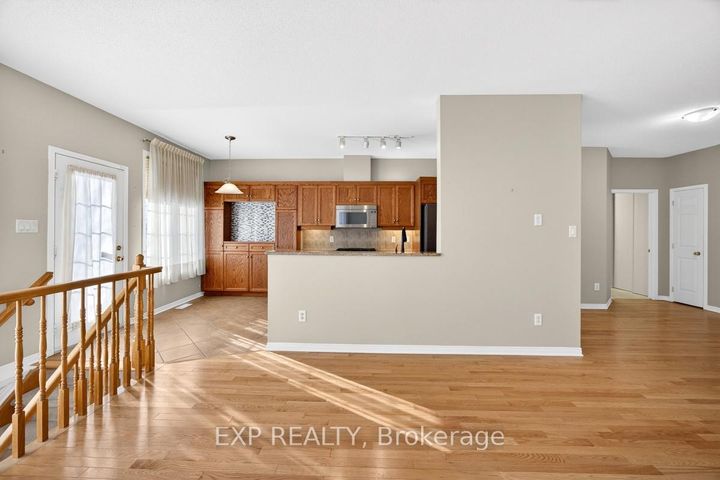 Photo 9 at 215 Cairnsmore Circle, Nepean (Stonebridge), Ottawa