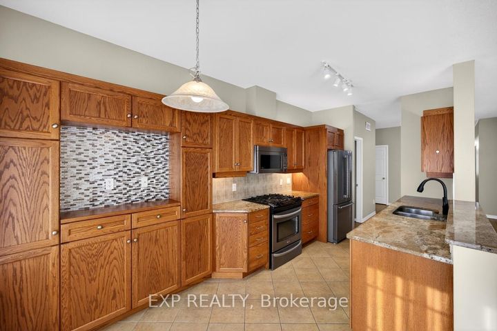 Photo 12 at 215 Cairnsmore Circle, Nepean (Stonebridge), Ottawa