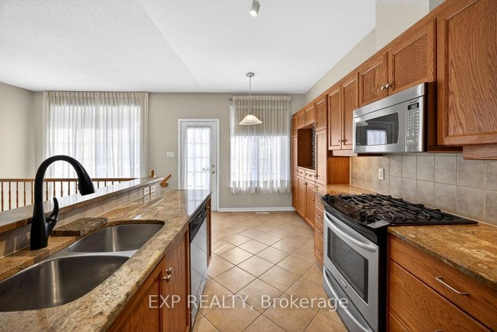 Photo 13 at 215 Cairnsmore Circle, Nepean (Stonebridge), Ottawa