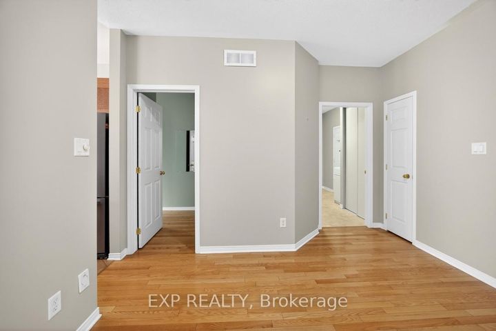 Photo 14 at 215 Cairnsmore Circle, Nepean (Stonebridge), Ottawa