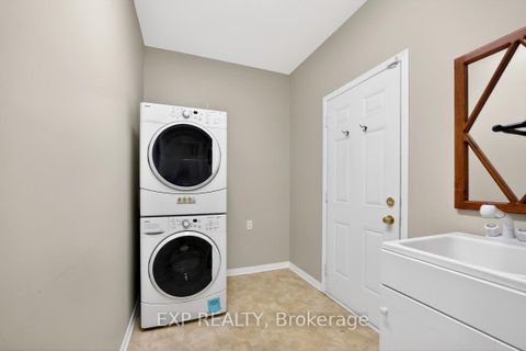 Photo 22 at 215 Cairnsmore Circle, Nepean (Stonebridge), Ottawa