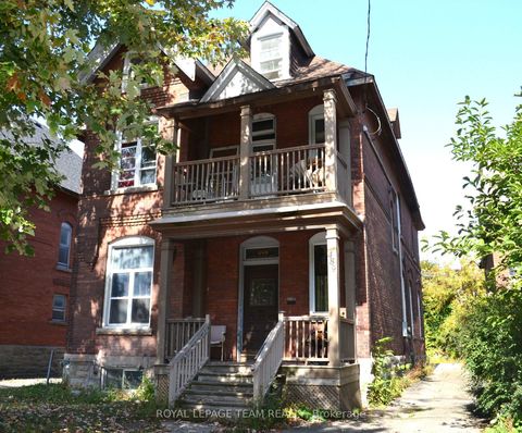 Photo 1 at 489 Maclaren Street, Ottawa Centre