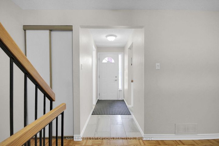 Photo 1 at 22 Castlebrook Lane, Nepean (Centrepointe), Ottawa