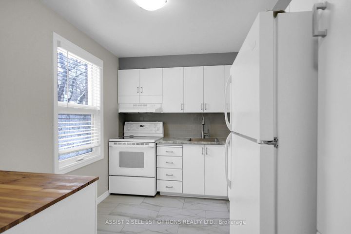 Photo 2 at 22 Castlebrook Lane, Nepean (Centrepointe), Ottawa