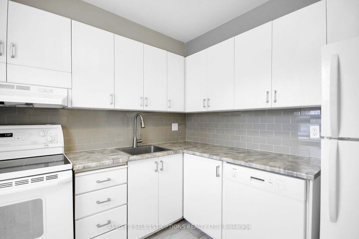 Photo 3 at 22 Castlebrook Lane, Nepean (Centrepointe), Ottawa